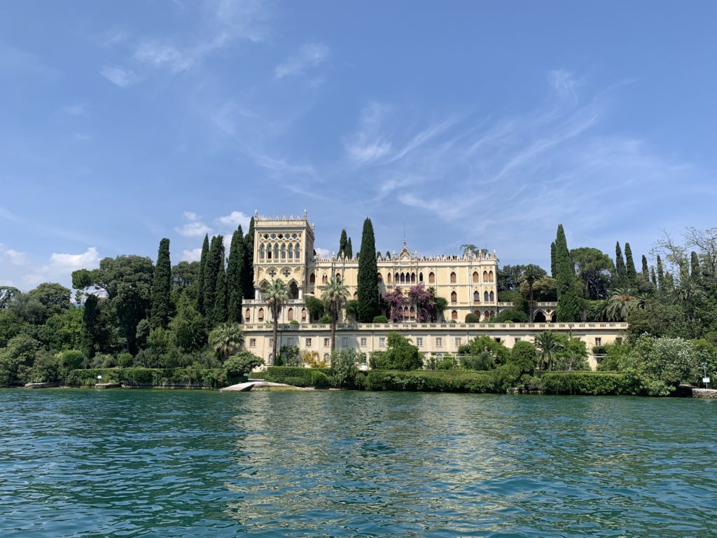 Isola del Garda, a stop during your 1 day in Lake Garda